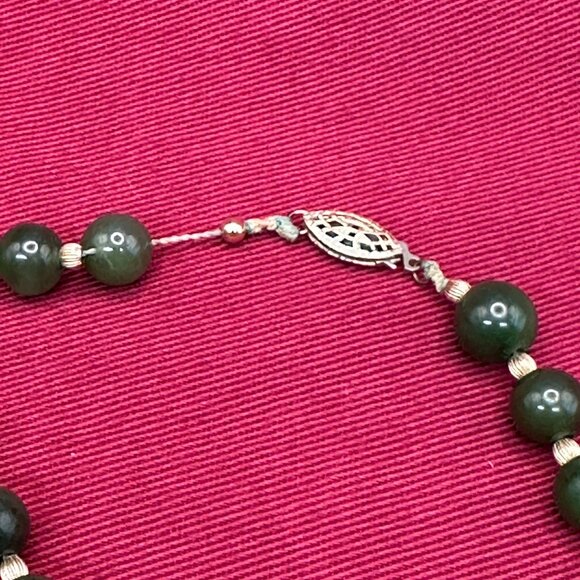 VTG Green Semi-Precious Stone Round Bead Necklace - Picture 6 of 15